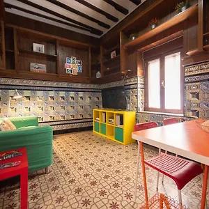 Albergue Arc House Only Adults, Sevilha